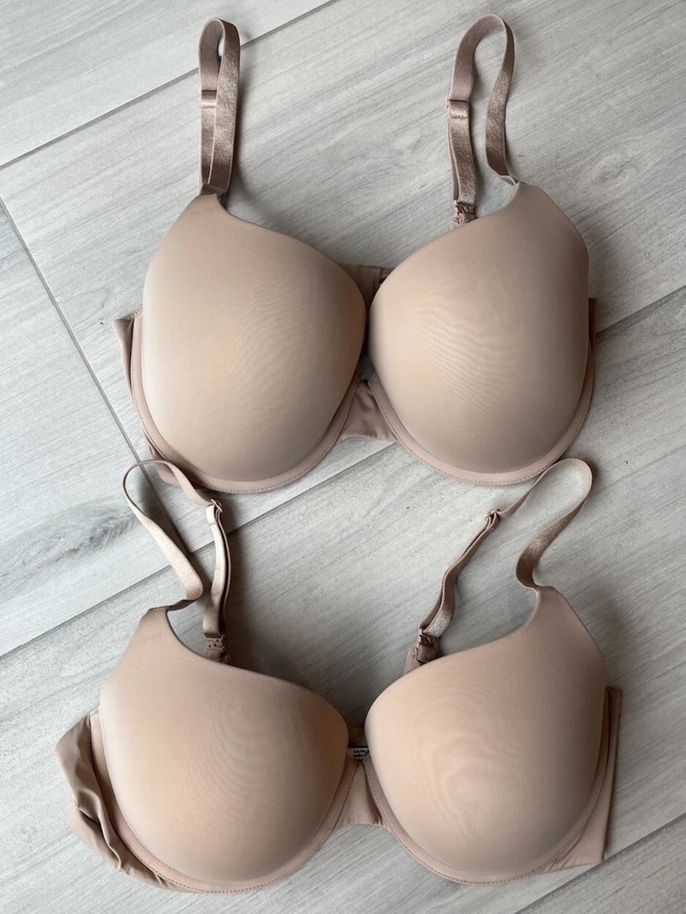2 Victoria’s Secret T Shirt Push Up Bras